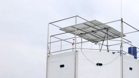 La pareja duda que la estructura esté en aguas del territorio tailandés.