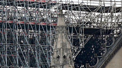 Así quedó Notre Dame después del incendio de este lunes.