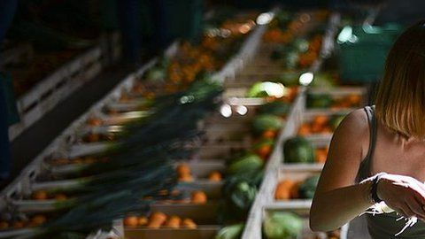 Hay estrategias para reducir los alimentos que desperdiciamos.