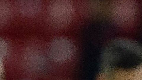 Jugadores de Chivas lamentan la derrota ante Puebla en el estadio Akron.