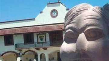 La escultura es una obra de Amado Montalvo.