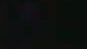 La pareja en el auto.