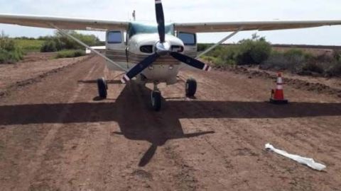 Narcos abandonaron la avioneta.