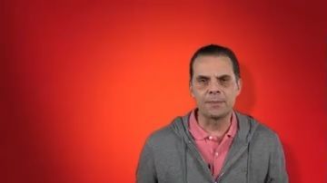 Christian Martinoli es el encargado de doblar la voz de uno de los castores