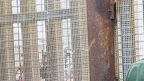 DHS también trasladó a agentes aduaneros para apoyar a La Migra.