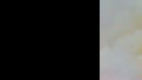 Decenas de personas toman imágenes del siniestro.