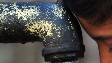 Legisladores en Illinois impulsan proyecto de ley para asegurar tarifas de agua justas.