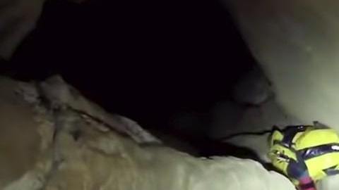 La cueva tiene 120 pies de profundidad y 2 millas de extensión.