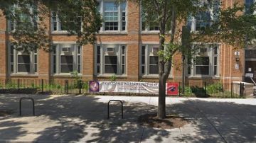 Estudiante dice que sale agua marrón de los grifos de una escuela pública en el sur de Chicago