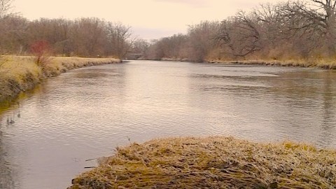 El río DuPage en Shorewood, Illinois.