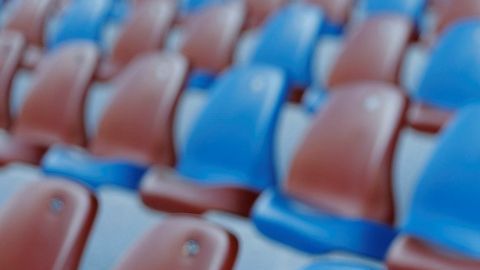 Nuria Cebrián quiere cromos de chicas jugadoras de fútbol