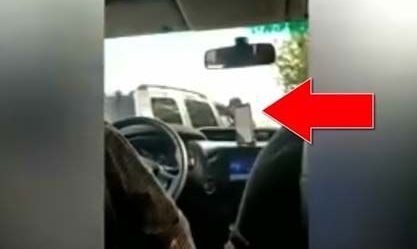 El video fue grabado por una mujer desde el interior del vehículo.