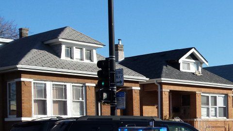 Cuando la mujer salió del establecimiento se percató el auto fue robado con la niña adentro, según la Policía.