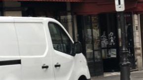 El gallo se encuentra abollado pero se puede restaurar.