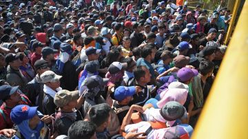 Autoridades guatemaltecas buscan reducir el número de inmigrantes que crucen su país hacia México.