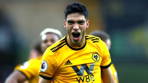 Raúl Jiménez, goleador mexicano del Wolverhampton de la Premier League.