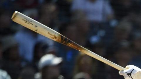 El pelotero de origen dominicano Manny Machado pega su primer cuadrangular con los San Diego Padres en contra de Arizona.