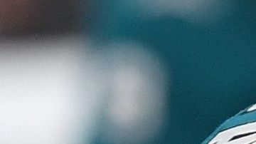 El capitán de los San Jose Sharks Joe Pavelski muestra las huellas del golpazo en la boca en el juego contra Las Vegas en los playoffs de la NHL.