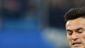 Los chilenos Charles Aranguiz y Leonardo Valencia son señalados en investigación sobre un grupo delincuencial en su país.