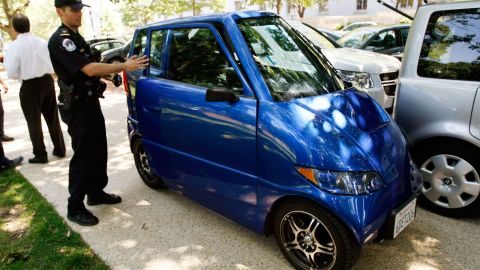 "Tango", el auto eléctrico más delgado del mundo