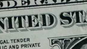 El dólar mantuvo su fortaleza frente al peso mexicano.