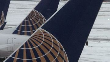 La tormenta invernal causó estragos en los aeropuertos de la ciudad, con 596 vuelos cancelados en O’Hare y 135 en Midway por la noche, según el Departamento de Aviación de Chicago