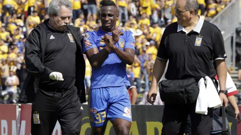 El colombiano Julián Quiñones sale llorando del partido entre Tigres y Lobos BUAP.