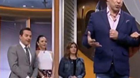 Francisca Lachapel camina sobre vidrios