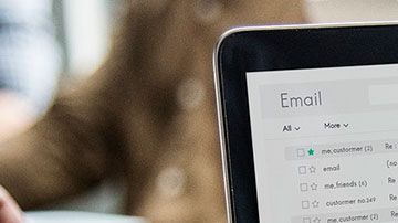 No des una mala impresión desde el inicio sólo porque no tienes idea de cómo hacer un saludo inicial.