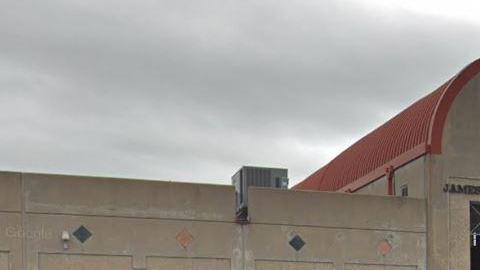 La escuela James Madison.