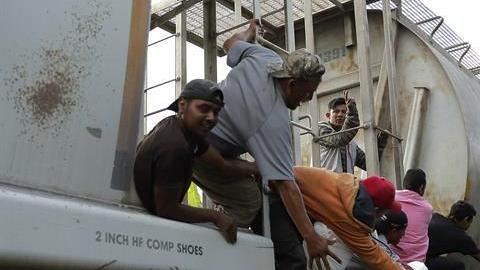 "La Bestia" atraviesa México.