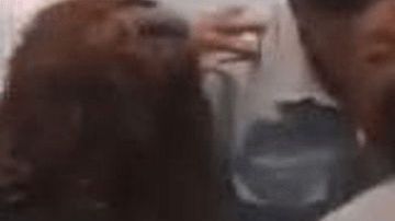 La mujer fue a identificar el cuerpo de su hijo.