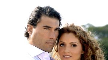 Angélica Rivera y Eduardo Yáñez en Destilando amor.