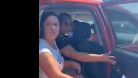 Los familiares fueron alcanzados millas adelante de la tienda de conveniencia.