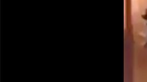 Mousa al tocar la puerta.