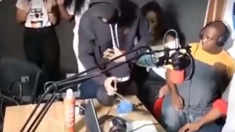 Los delincuentes se llevaron celulares, relojes y joyas.