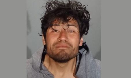 El sospechoso fue identificado como Sergio Castillo, de 27 años, residente de Los Ángeles.