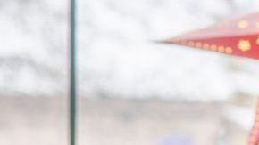 La mesa es ideal para un quickie.