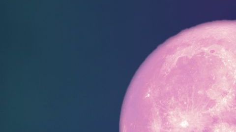 Este viernes es "luna rosa".