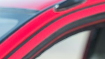 No dejes las placas de tu auto en un vehículo que ya vendiste