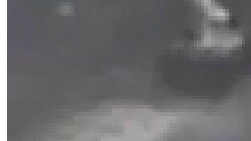 Imágenes del sospechoso del ataque divulgadas por la Policía.