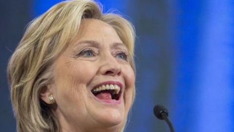 Abren campaña de GoFundMe para que Clinton grabe un audiolibro de todo el reporte de Robert Mueller