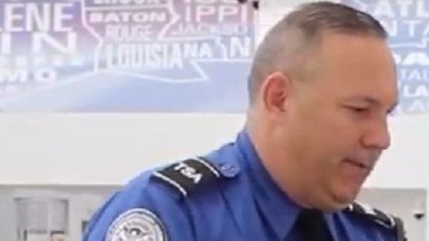 Un 'Real ID' podría ser la nueva licencia de conducir o una "green card".