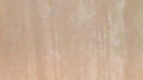 Ciara Gan posa con su vestido en su cuenta de Twitter.