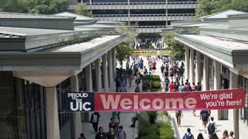 La huelga de trabajadores graduados de la UIC comenzó el pasado 19 de marzo.