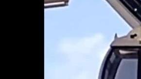 La pareja se olvidó que las paredes de la canastilla eran transparentes.