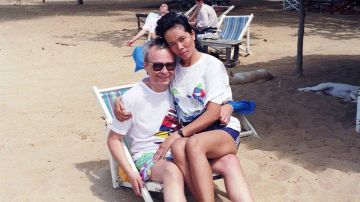Sommai y su esposo en Pattaya hace casi 30 años.