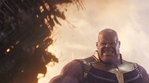 Thanos elimina a la mitad de la población del universo en Avengers.