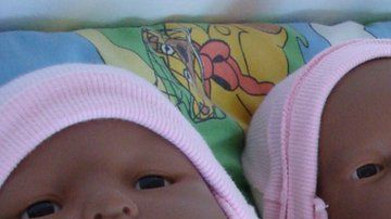 El "Proyecto muñeca" permite ver cómo es cuidar a un bebé.