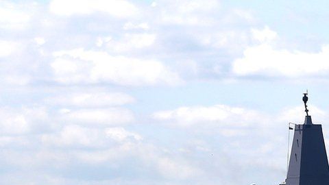 El acorazado USS Arlington se unirá al portaviones USS Abraham Lincoln, que ya se encuentra en el Golfo.